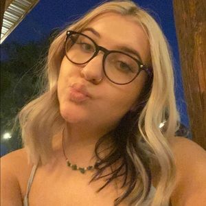 Meet your Posher, Madeline